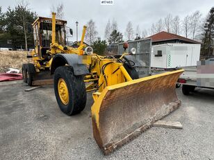 About. 1980 Volvo BM 3500 road grader w/ front grader and center